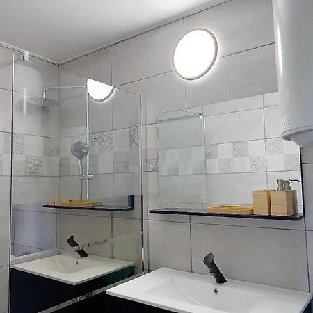 Cosy Et Spacieux Avec Balcon Apartament *